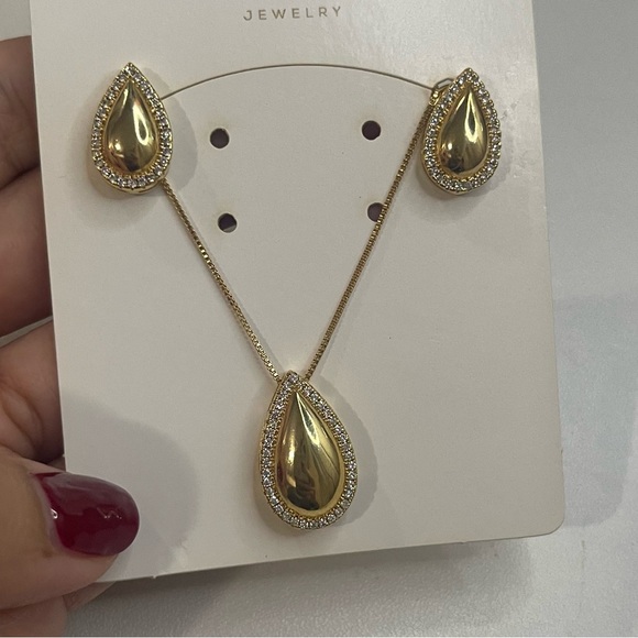 Jewelry - 18k Gold Plated Zircon Teardrop Earrings & Pendant Jewelry Set Made in Brazil